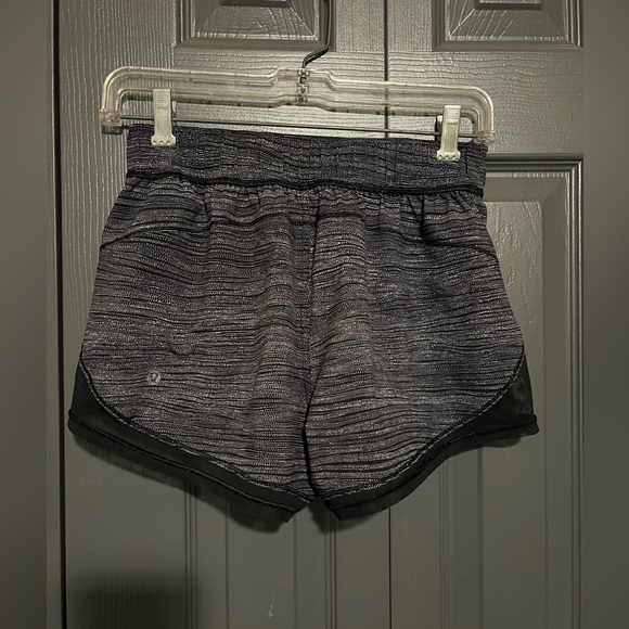 Lululemon Two With One Short (Reversible 3") - Picture 7 of 10